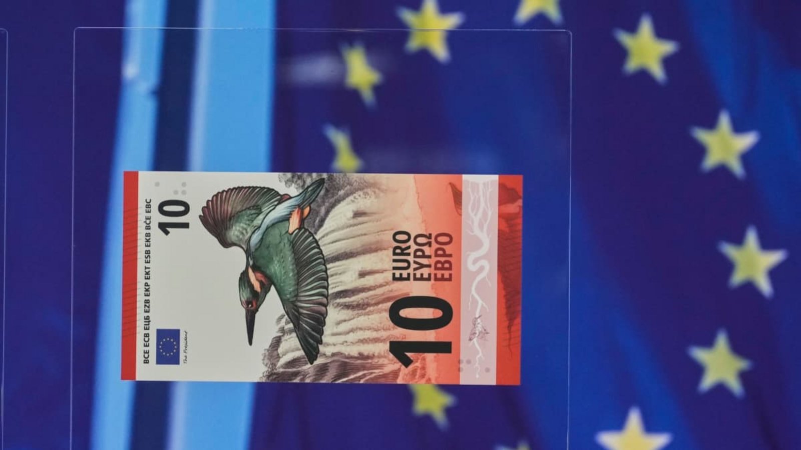 Hochkant mit Vogel: einer der Entwürfe für die neuen Euro-BanknotenMichael Probst/AP/dpa Hochkant mit Vogel: einer der Entwürfe für die neuen Euro-BanknotenMichael Probst/AP/dpa