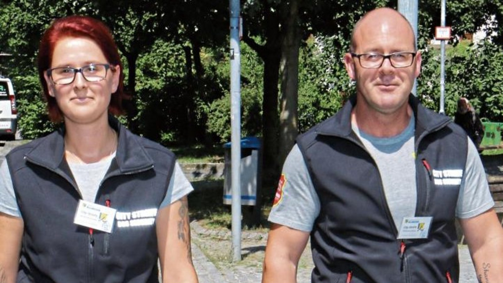 Diane und Rainer Schneider gehen in Illingen auf Streife.  Fotos: Rücker