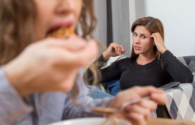 Menschen mit Misophonie können beispielsweise Kaugeräusche ihrer Mitmenschen kaum ertragen.<span class='image-autor'>Christin Klose/dpa-mag/dpa</span>