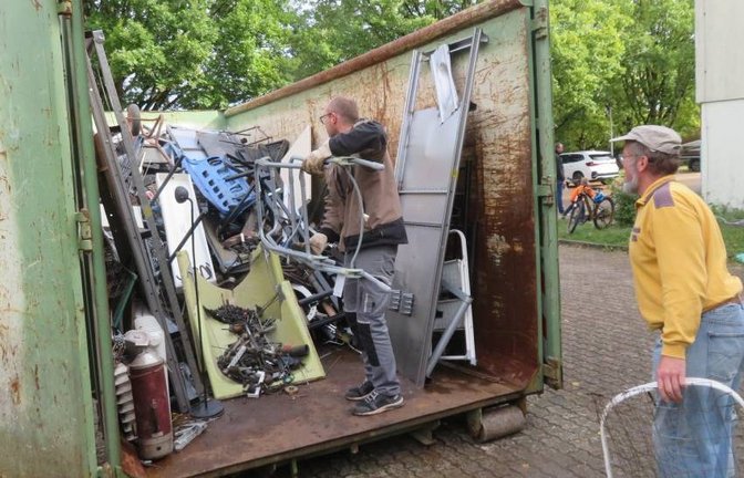 Da kommt einiges zusammen. Der Erlös der Sammlung geht an den Förderverein Kindergarten und Grundschule Horrheim. Foto: Arning