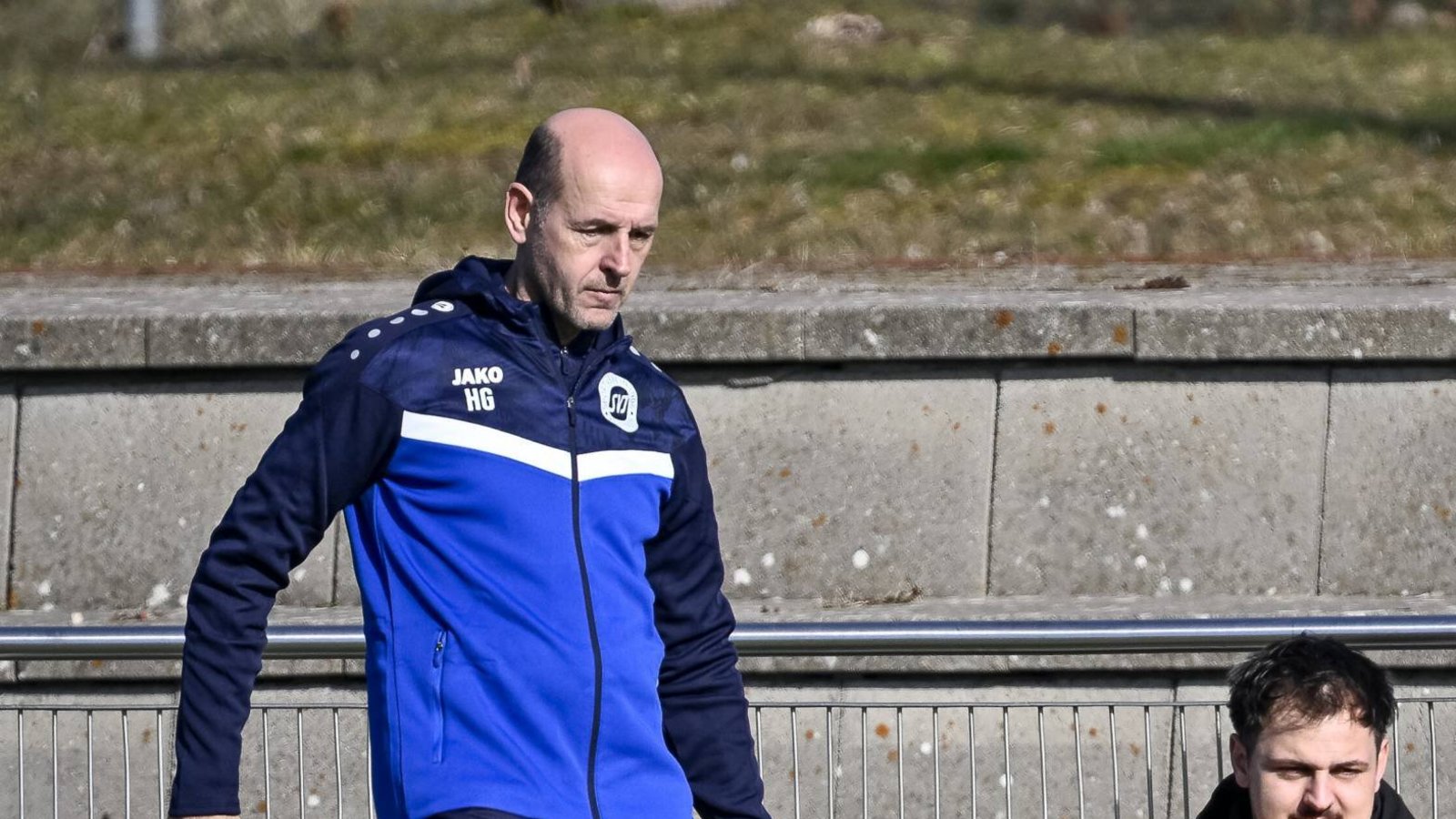 Hüsnü Gür (links) hat sein Amt als Illinger Trainer überraschen niedergelegt. Foto: Leitner Hüsnü Gür (links) hat sein Amt als Illinger Trainer überraschen niedergelegt. Foto: Leitner