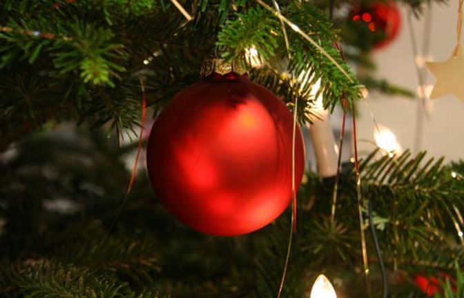 Die Geschichte der Christbaumkugel und das Geheimnis von Glas. Foto: Rücker