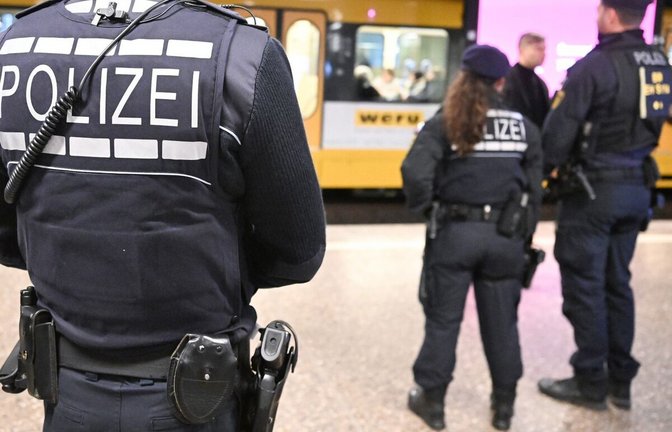 Mehr Polizei, mehr Videoüberwachung, mehr Sicherheitspersonal in Stuttgart? Nach der vermeintlichen Vergewaltigung sind die Wogen hochgeschlagen.<span class='image-autor'>Foto: dpa/Bernd Weißbrod</span>