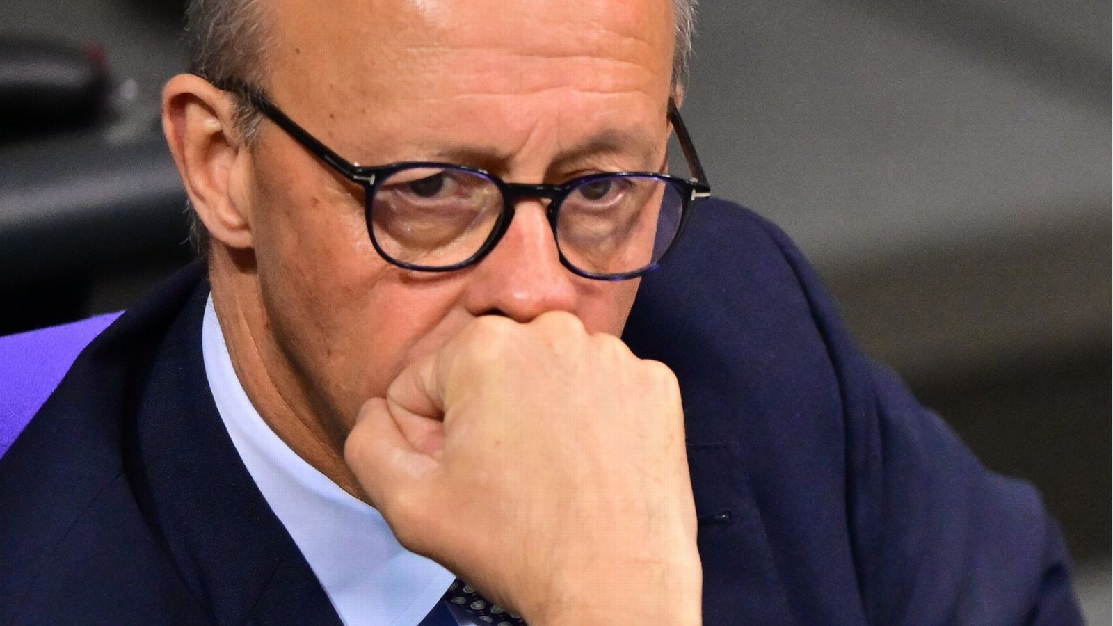 Keine leichte Aufgabe für den Kanzler. Friedrich Merz trifft sich in Belgien mit dem Regierungschef Bart de Wever. Den will er davon überzeugen, die eingefrorenen russischen Gelder freizugeben.Foto: Sebastian Christoph Gollnow/dpa Keine leichte Aufgabe für den Kanzler. Friedrich Merz trifft sich in Belgien mit dem Regierungschef Bart de Wever. Den will er davon überzeugen, die eingefrorenen russischen Gelder freizugeben.Foto: Sebastian Christoph Gollnow/dpa