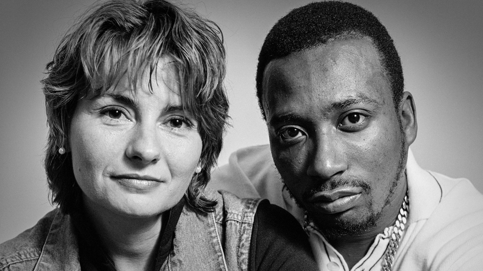 Wo Licht ist, ist auch Schatten. Eva Ries wurde als Marketing Managerin des unberechenbaren Wu-Tang Clans bekannt. Ihr Job: kein Zuckerschlecken.Foto: NDR/Imke Lass Wo Licht ist, ist auch Schatten. Eva Ries wurde als Marketing Managerin des unberechenbaren Wu-Tang Clans bekannt. Ihr Job: kein Zuckerschlecken.Foto: NDR/Imke Lass