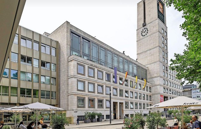 Im Stuttgarter Rathaus wird die Besetzungssperre ausgeweitet. In diesem Jahr hat die Verwaltung deutlich mehr neue Mitarbeiter an Bord genommen, als im Etat geplant.<span class='image-autor'>Foto: Lichtgut/Leif Piechowski</span>