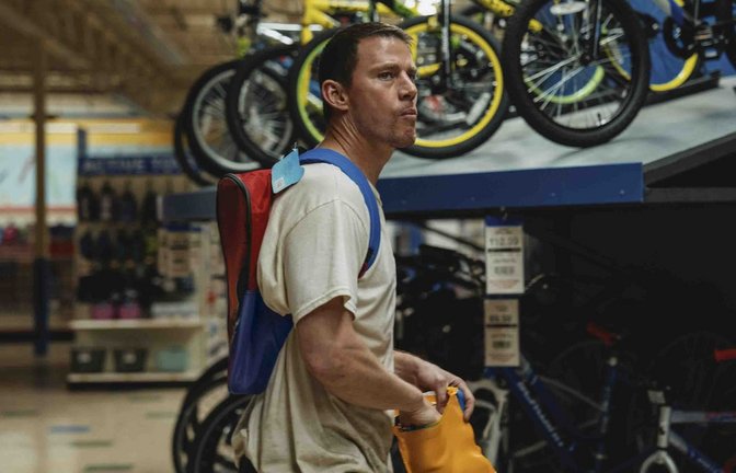 Channing Tatum verkörpert Jeffrey Manchester, der sich in einem Spielwarenladen versteckt.<span class='image-autor'>Foto: epd/Davi Russo</span>