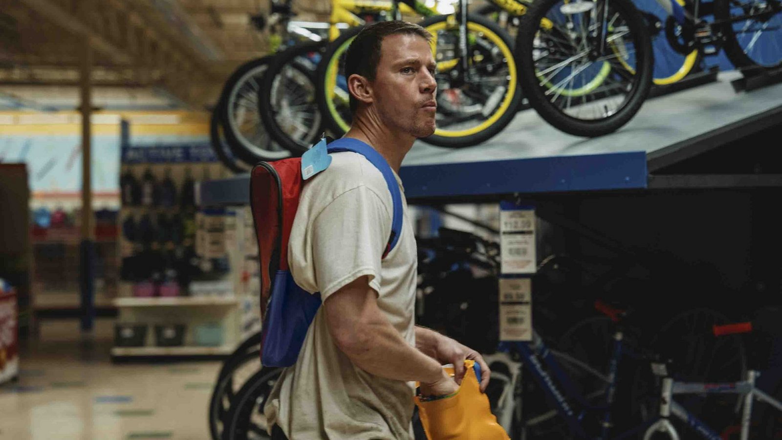 Channing Tatum verkörpert Jeffrey Manchester, der sich in einem Spielwarenladen versteckt.Foto: epd/Davi Russo Channing Tatum verkörpert Jeffrey Manchester, der sich in einem Spielwarenladen versteckt.Foto: epd/Davi Russo