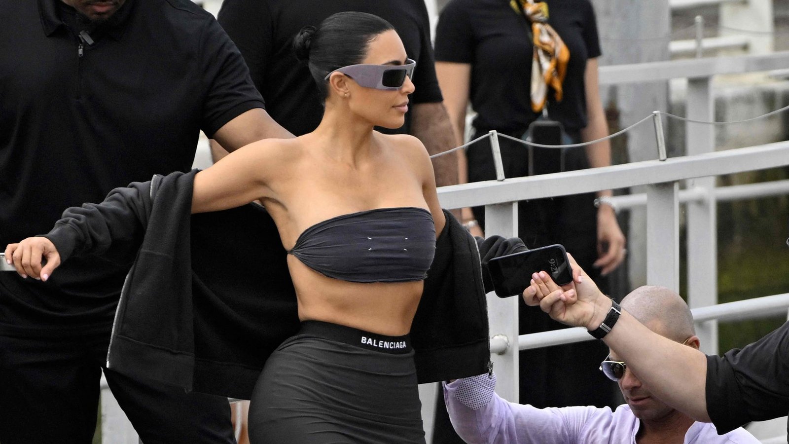 Auch Kim Kardashian lässt sich in Venedig blicken.Foto: AFP/ANDREA PATTARO Auch Kim Kardashian lässt sich in Venedig blicken.Foto: AFP/ANDREA PATTARO