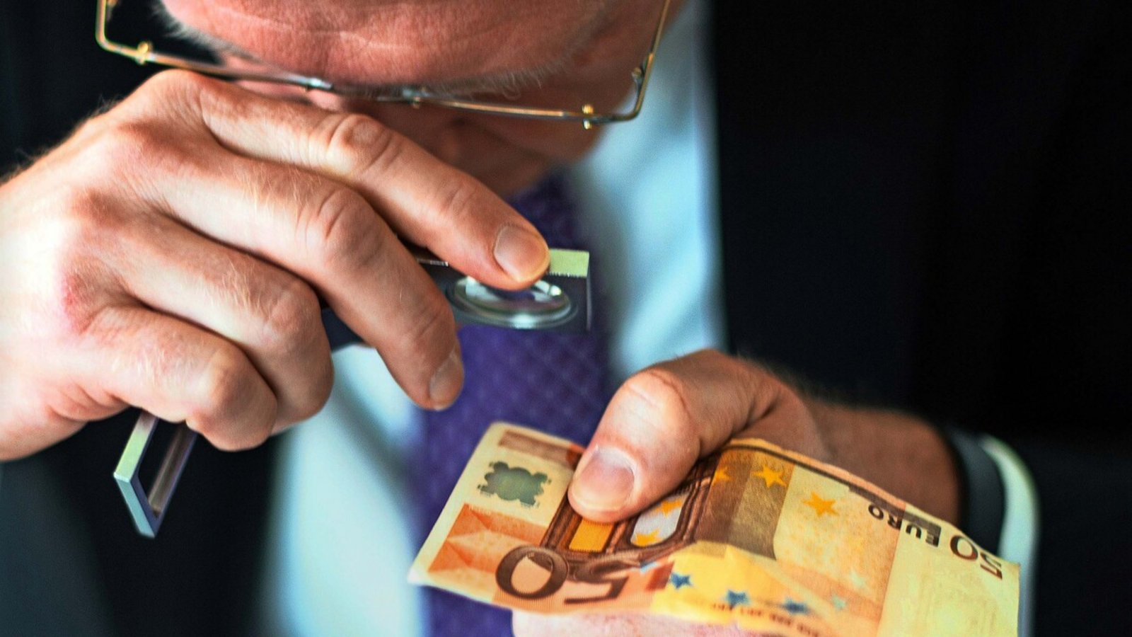 Bei 50-Euro-Scheinen lohnt es sich derzeit, genauer hinzuschauen.Foto: dpa/Andreas Arnold Bei 50-Euro-Scheinen lohnt es sich derzeit, genauer hinzuschauen.Foto: dpa/Andreas Arnold