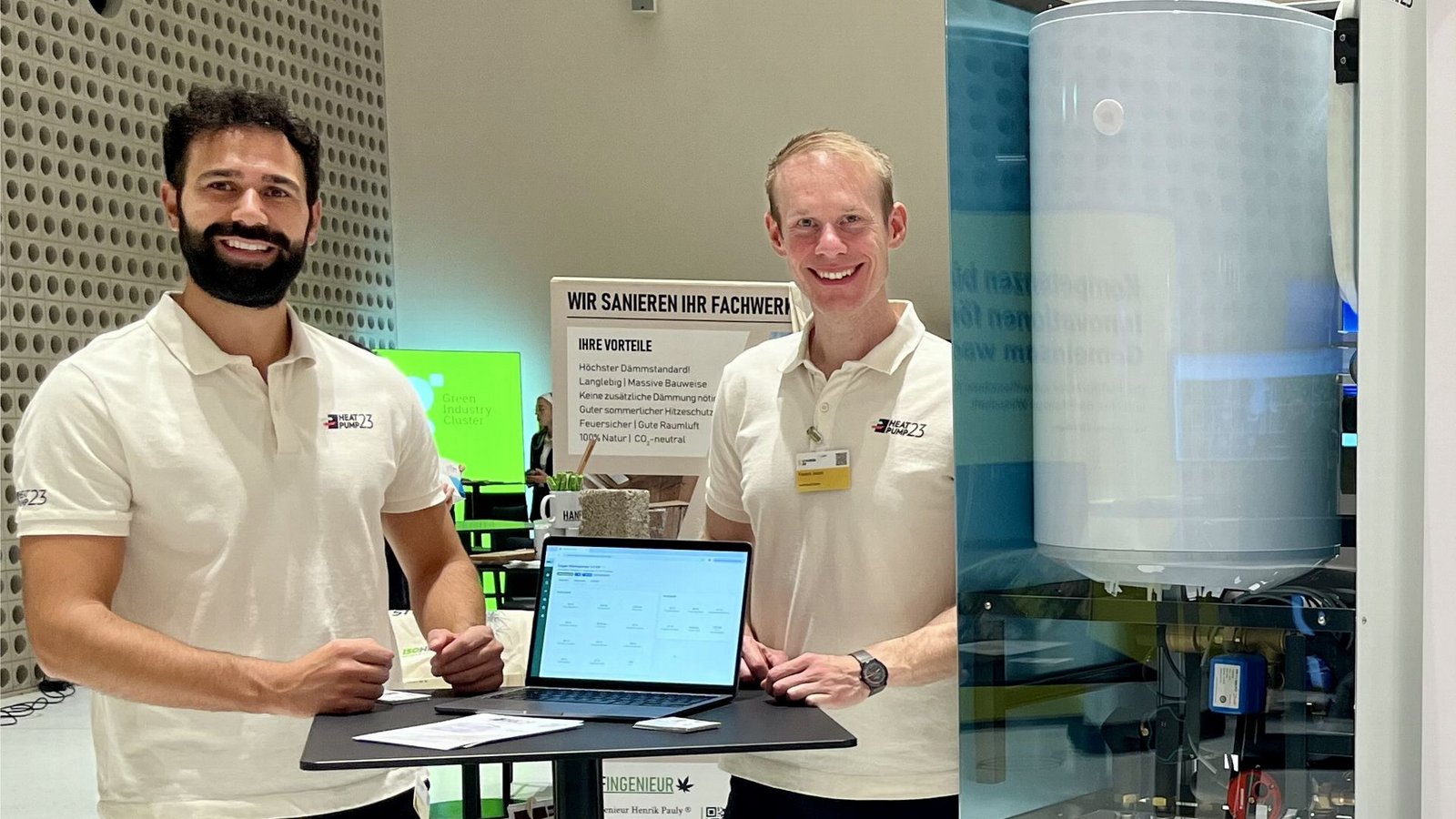 Georg Barbunopulos (l.) und Fredrik Janzen mit ihrer ErfindungFoto: privat Georg Barbunopulos (l.) und Fredrik Janzen mit ihrer ErfindungFoto: privat
