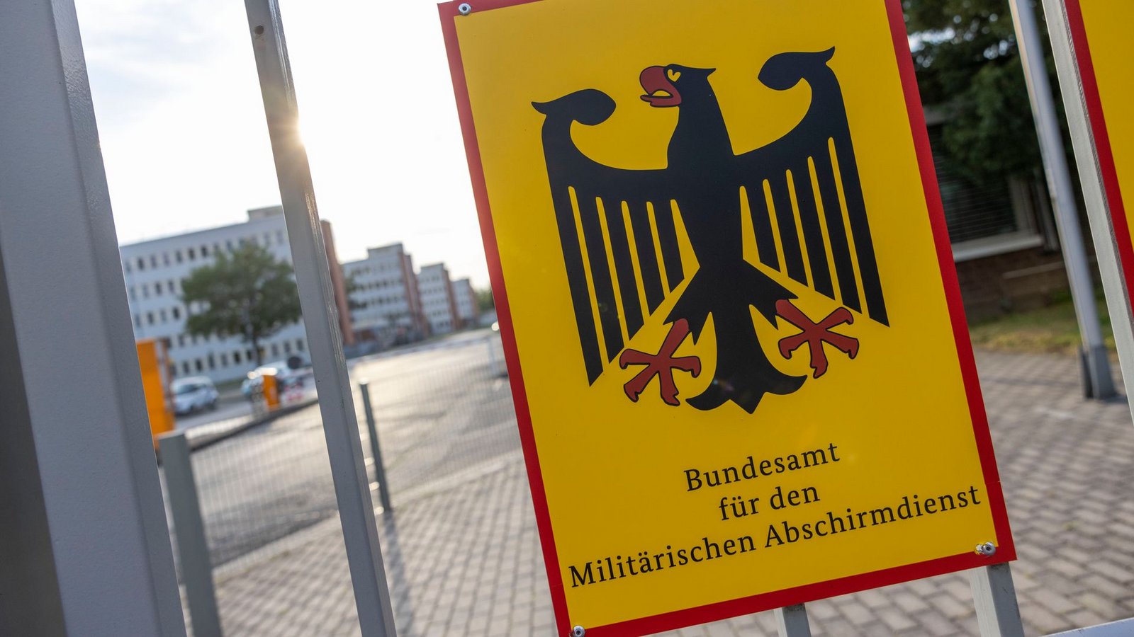 Der Militärische Abschirmdienst (MAD) ist der Nachrichtendienst der Bundeswehr. Er untersteht dem Verteidigungsministerium. (Symbolbild)Foto: Thomas Banneyer/dpa