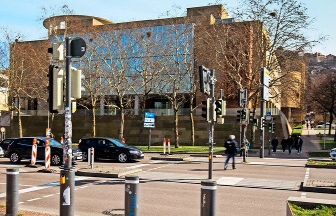 Wer hier die Straße überqueren will, muss sich beeilen.<span class='image-autor'>Foto: Lichtgut/Leif Piechowski</span>