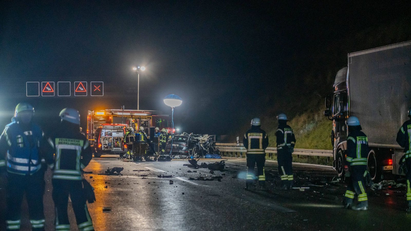 ...einen Lastwagen übersehen, der auf...Foto: 7aktuell.de/ 7aktuell