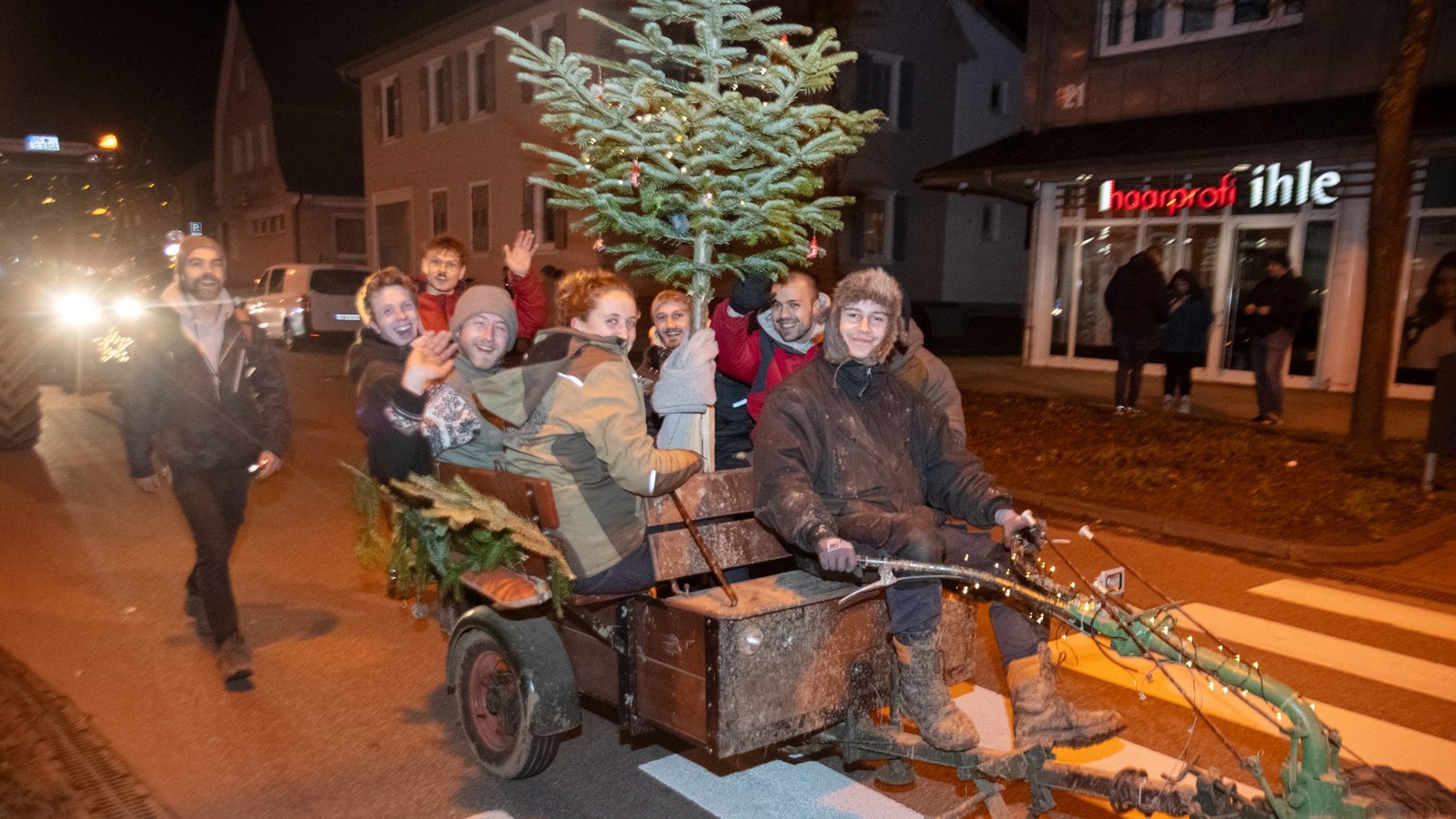 Lichterfahrt Weihnachten Illingen Foto: Fotomoment