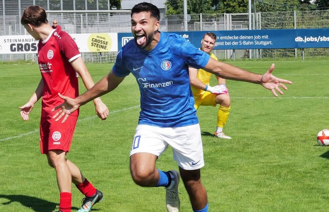 So jubelt Sangar Aziz nach einem Torerfolg –&nbsp; hier eine Szene aus dem Vorjahr, als er noch für Calcio Leinfelden-Echterdingen spielte.<span class='image-autor'>Archiv Günter Bergmann</span>