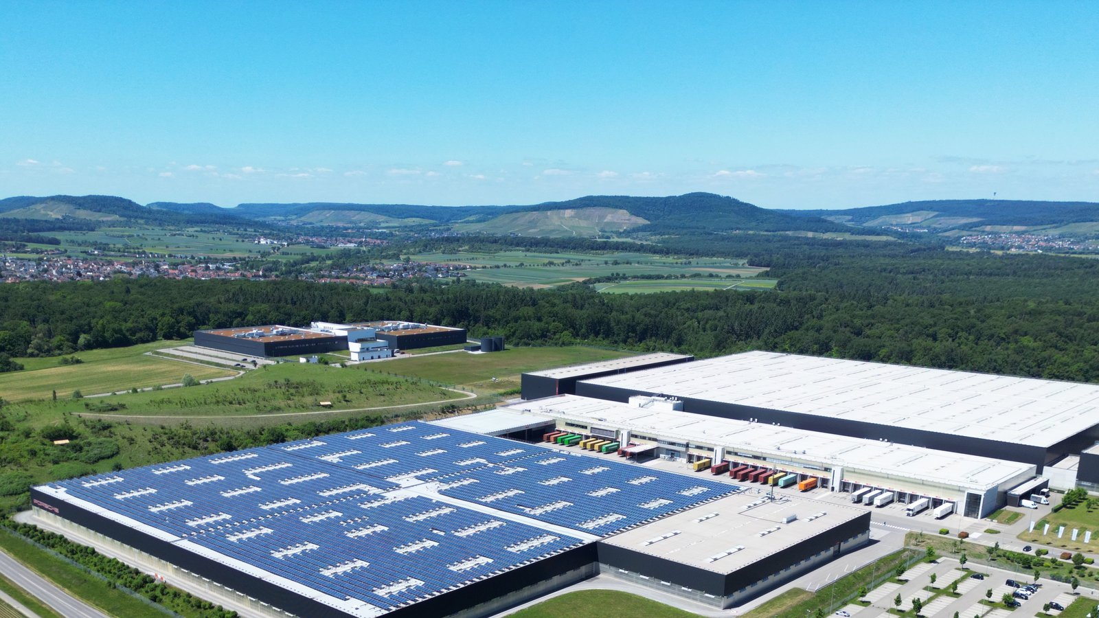 Der Zweckverband verlängert die Optionsverträge für Porsche (Bild) und Breuninger im Gewerbegebiet Eichwald um weitere fünf Jahre. Ob und wann die Betriebserweiterungen tatsächlich kommen, bleibt allerdings noch ungewiss. Archivfoto: VKZ/Küppers Der Zweckverband verlängert die Optionsverträge für Porsche (Bild) und Breuninger im Gewerbegebiet Eichwald um weitere fünf Jahre. Ob und wann die Betriebserweiterungen tatsächlich kommen, bleibt allerdings noch ungewiss. Archivfoto: VKZ/Küppers