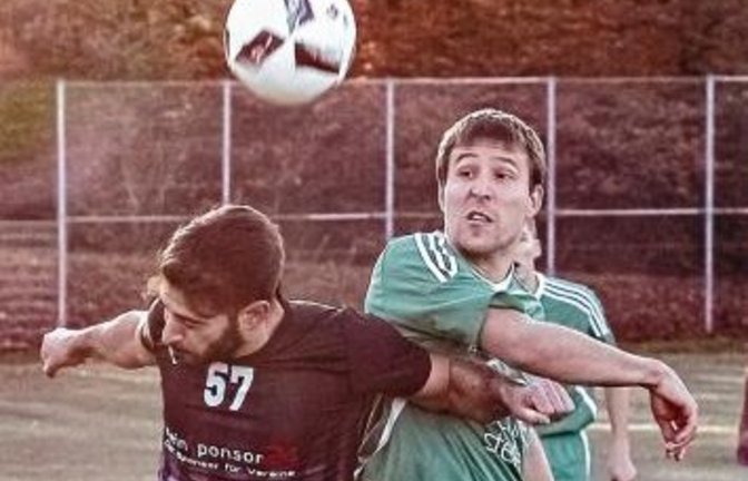 Marco Keller (rechts) hat mit dem SV Iptingen die Chance, sich am Sonntag in Riet einen Bonuspunkt zu erkämpfen. Foto: Simecek