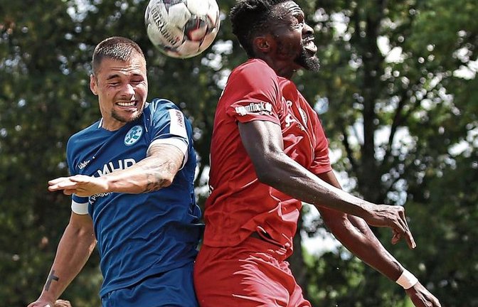 Nikolaos Dobros (links) hat seine Offensivqualitäten auch bei den Kickers schon aufblitzen lassen. Er erzielte in vier Vorbereitungsspielen drei Tore und legte zwei weitere auf. Foto: Baumann