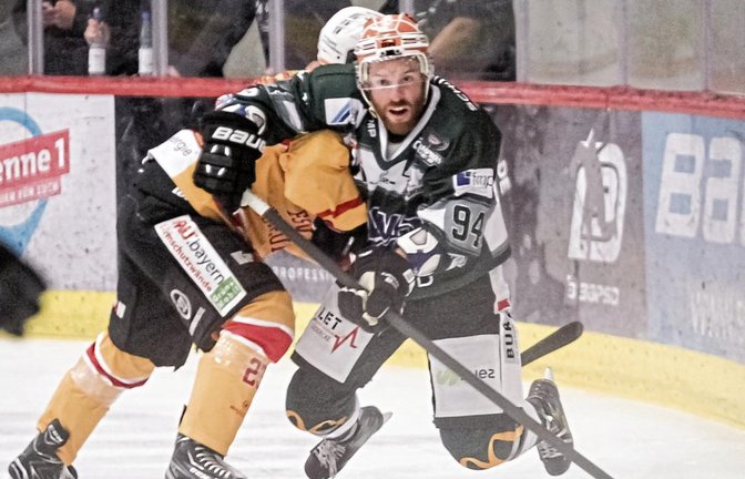 Tyler McNeely (rechts) und die Bietigheim Steelers sind am Wochenende das erste Mal ins Straucheln gekommen.  Foto: Simecek