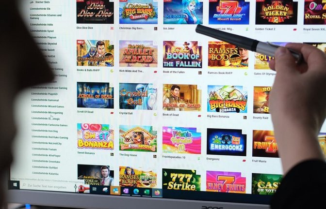 Nicht jedes Glücksspiel im Internet ist auch in Deutschland legal (Symbolbild).<span class='image-autor'>Sebastian Willnow/dpa</span>