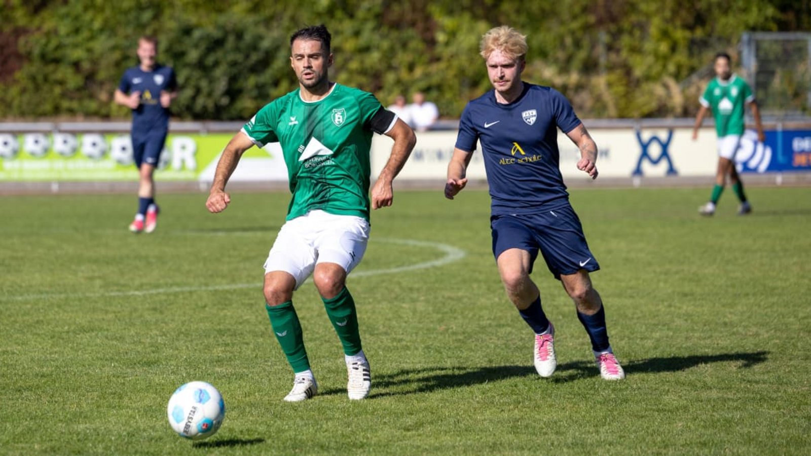 2:0 geführt, aber am Ende nur 2:2 gespielt: Luca Conforti (in Grün) und die SpVgg Holzgerlingen ärgerten sich über das Remis gegen den FSV Waldebene Stuttgart Ost.Eibner/Dimitri Drofitsch