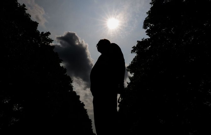 Dem RKI zufolge wird typischerweise ab einer Wochenmitteltemperatur von 20 Grad ein hitzebedingter Anstieg der Sterblichkeit sichtbar. (Symbolbild)<span class='image-autor'>Julian Stratenschulte/dpa</span>