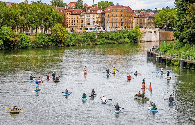Paddeln auf dem Neckar am Sonntagmittag<span class='image-autor'>Foto: Lichtgut/Christoph Schmidt</span>