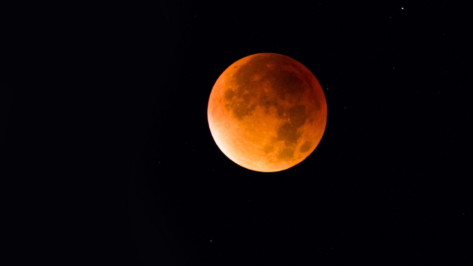 Der Mond steht im Mai im Blickpunkt.Foto: imago images/blickwinkel/A. Held Der Mond steht im Mai im Blickpunkt.Foto: imago images/blickwinkel/A. Held