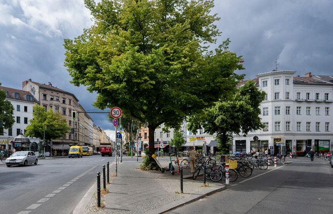 Der Heinrichplatz im Berliner Bezirk Kreuzberg soll bald Rio-Reiser-Platz heißen.<span class='image-autor'>Foto: Monika Skolimowska/dpa</span>