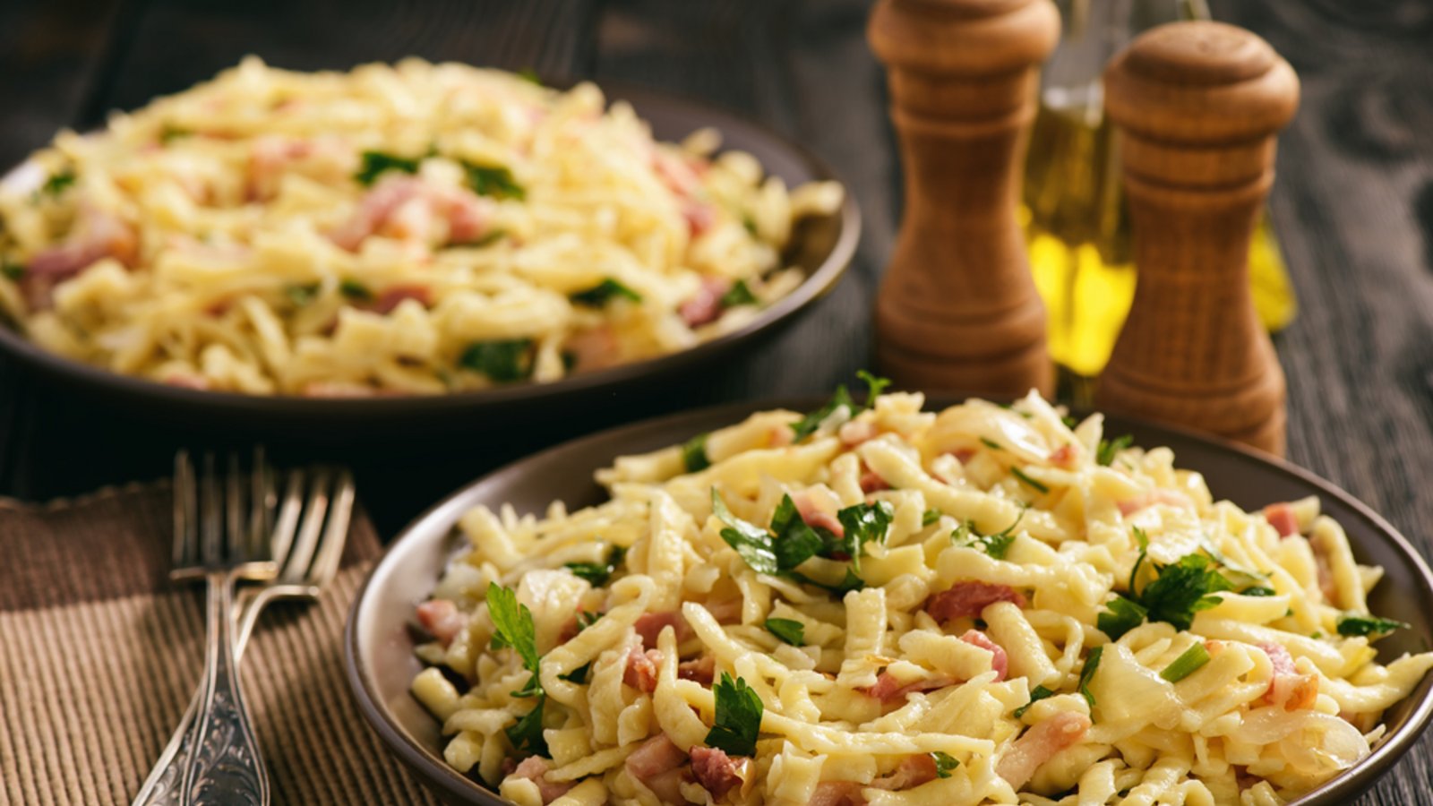 Wie viel Spätzle man als Beilage oder Hauptgericht benötigt, erfahren Sie hier. Alle Angaben im Artikel.Foto: Cesarz / Shutterstock.com Wie viel Spätzle man als Beilage oder Hauptgericht benötigt, erfahren Sie hier. Alle Angaben im Artikel.Foto: Cesarz / Shutterstock.com