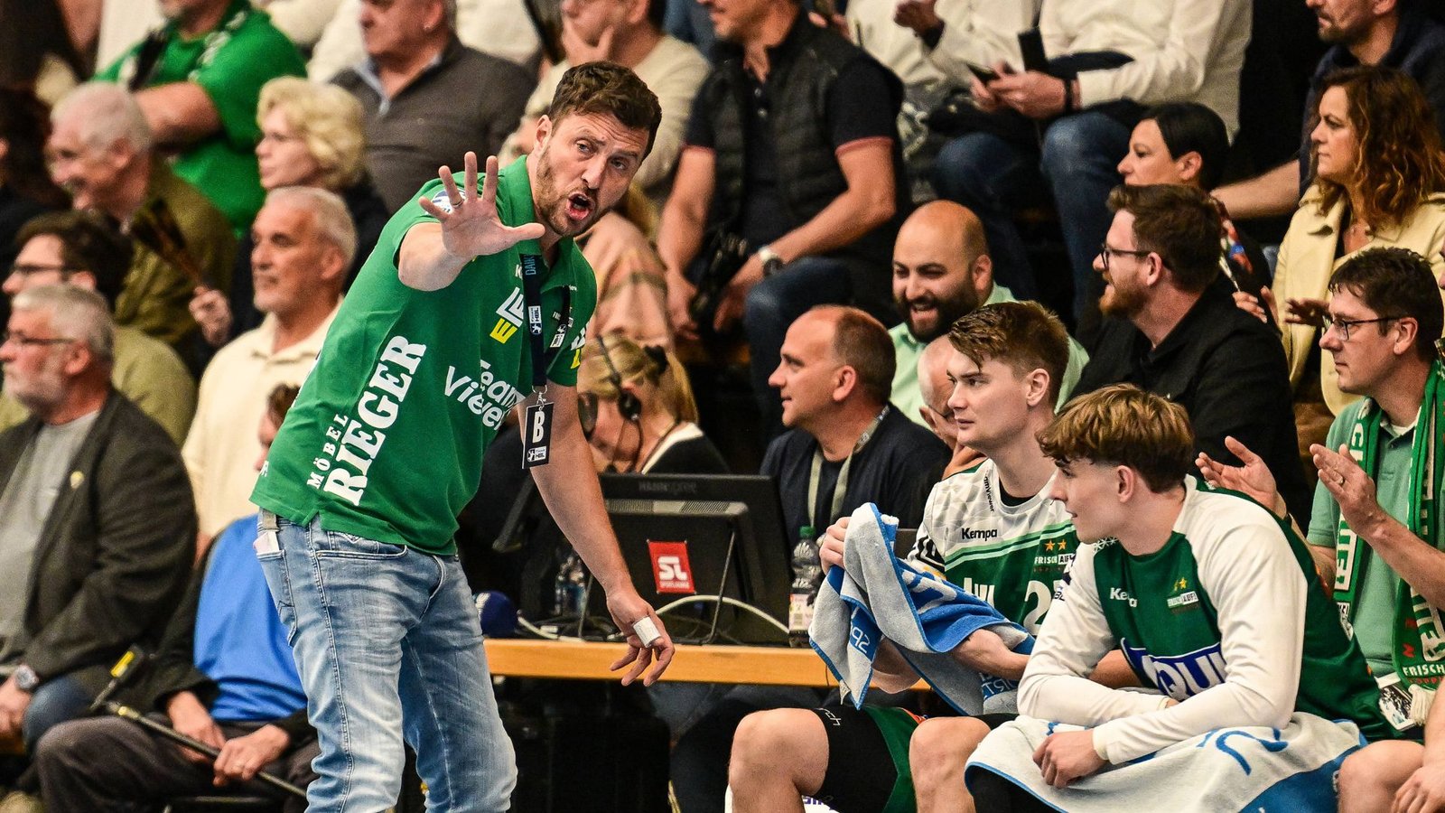 Frisch-Auf-Trainer Ben Matschke.Foto: IMAGO/Beautiful Sports Frisch-Auf-Trainer Ben Matschke.Foto: IMAGO/Beautiful Sports