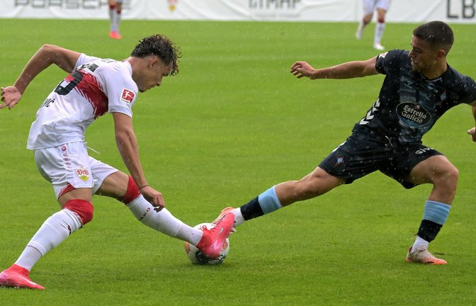 Beim Testspiel zwischen dem VfB und Celta de Vigo im Juli in Reutlingen ging es mitunter recht ruppig zu.<span class='image-autor'>Foto: IMAGO/Eibner</span>