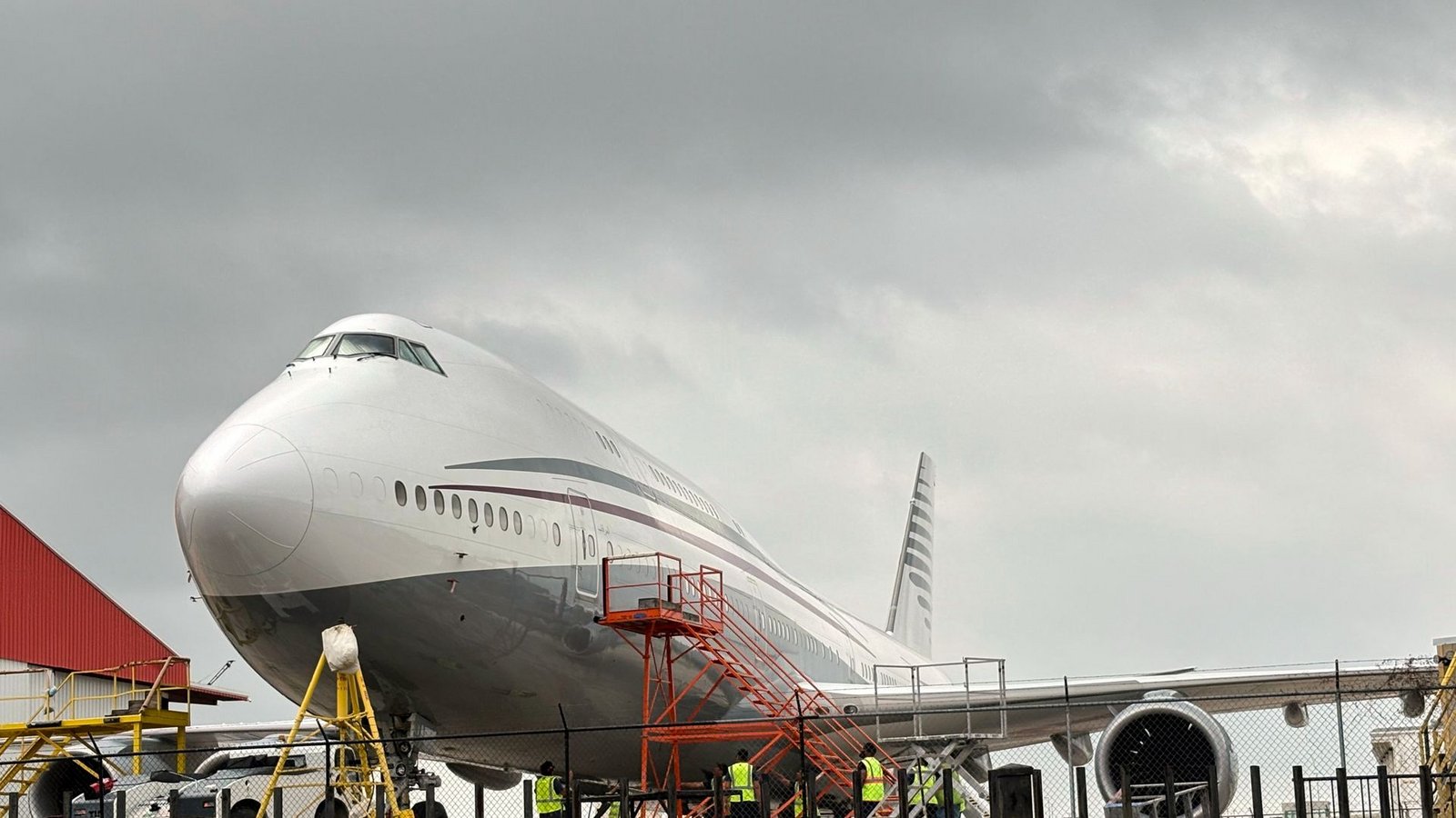 Der mögliche Jet für US-Präsident Trump aus Katar. (Archivbild)Foto: Brandon Lingle/The San Antonio Express-News/AP/dpa Der mögliche Jet für US-Präsident Trump aus Katar. (Archivbild)Foto: Brandon Lingle/The San Antonio Express-News/AP/dpa