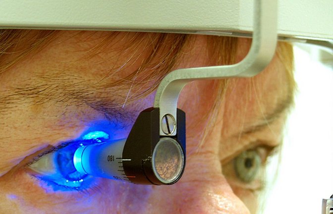 Die Augeninnendruckmessung  steht weit oben auf der IGeL-Liste. Sie soll bei der Früherkennung des Grünen Stars helfen.<span class='image-autor'>Foto: dpa//Augenklinik Marzahn</span>