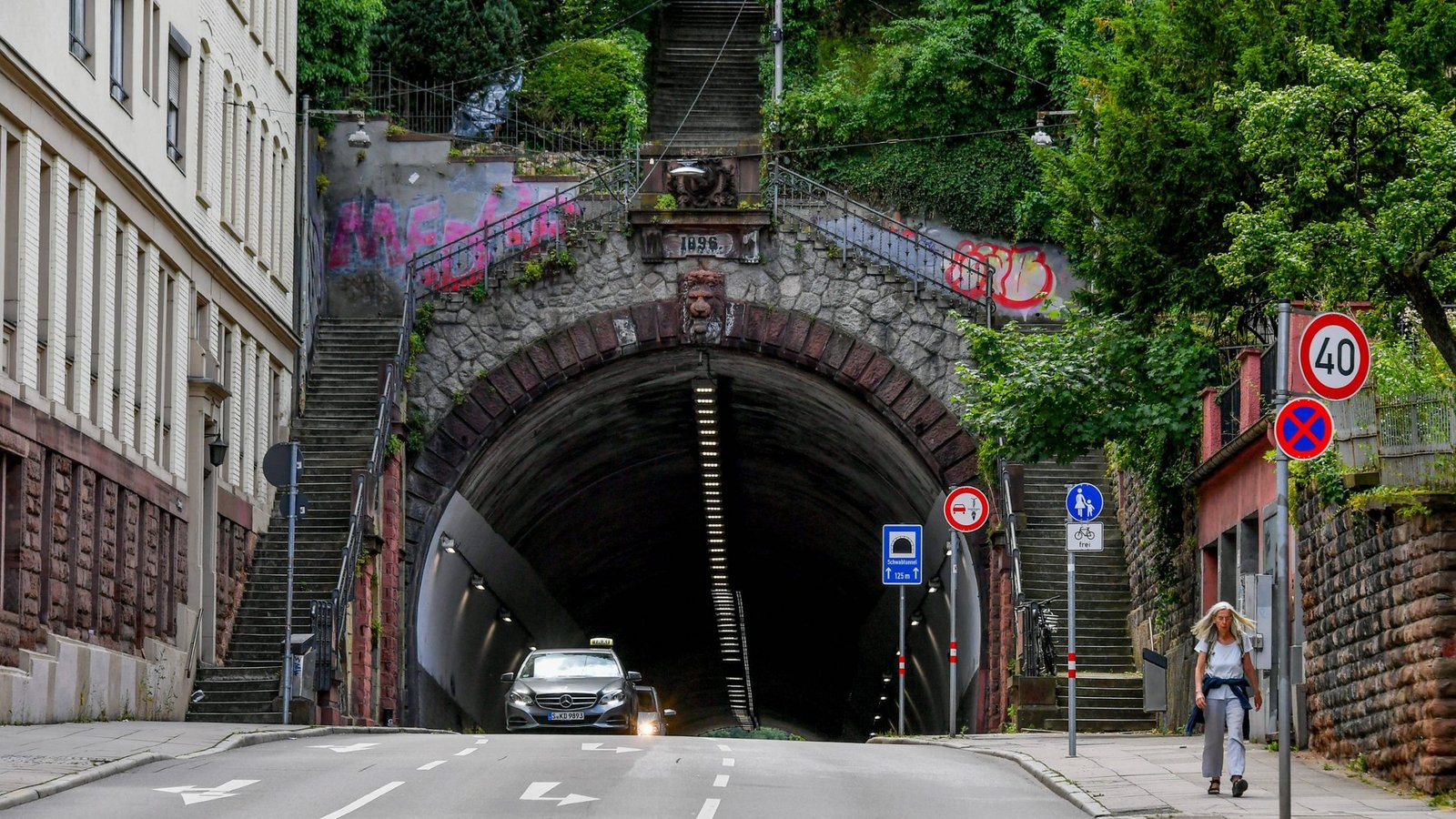 Der Schwabtunnel in Stuttgart gilt als der älteste Autotunnel der Welt.Foto: IMAGO / Harald Dostal Der Schwabtunnel in Stuttgart gilt als der älteste Autotunnel der Welt.Foto: IMAGO / Harald Dostal