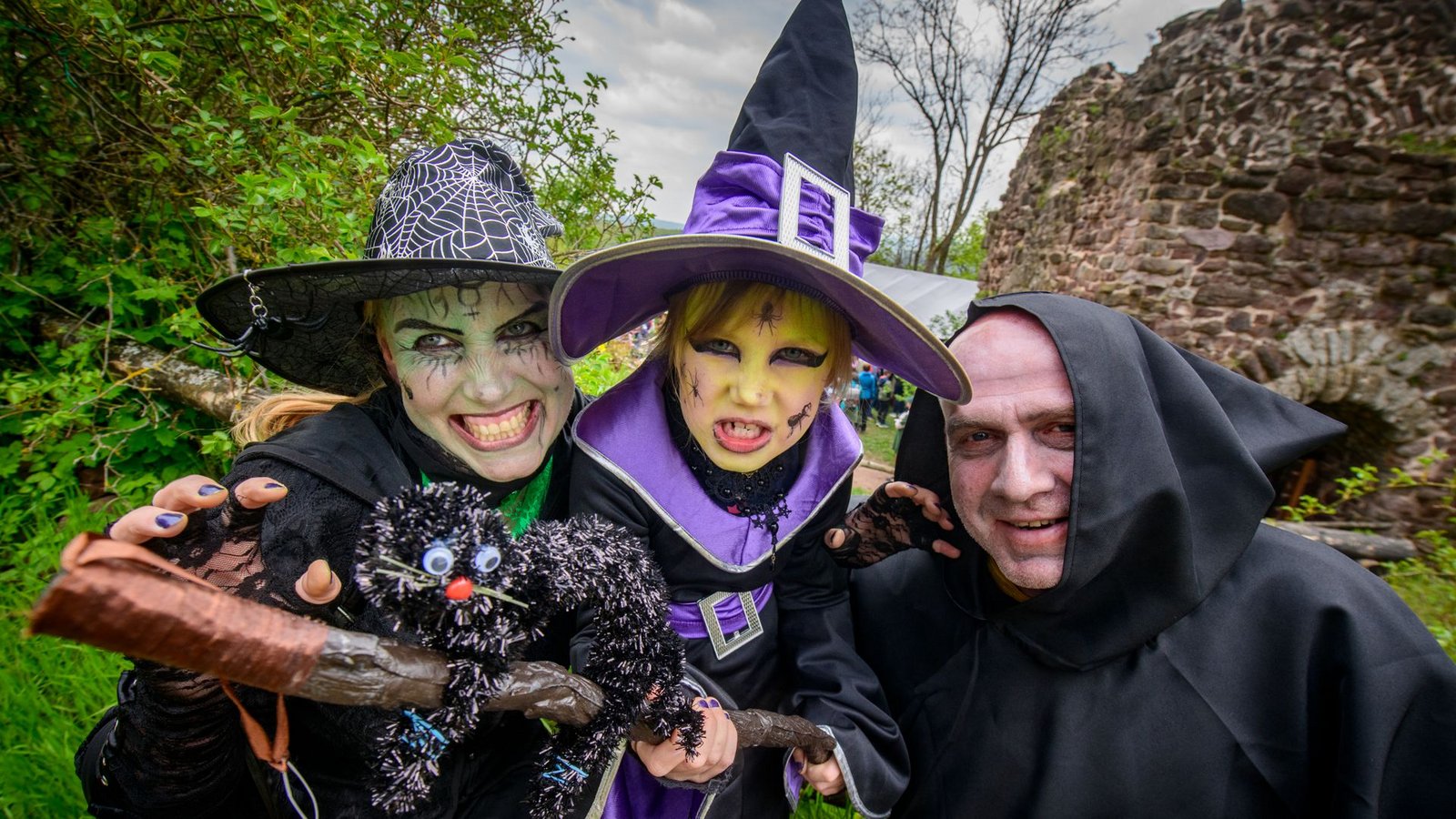 Auch in diesem Jahr sind wieder Hexen und Teufel los, um Walpurgis zu feiern. Was haben sie mit dem „Tanz in den Mai“ zu tun?Foto: IMAGO/Funke Foto Services/IMAGO/Marco Kneise Auch in diesem Jahr sind wieder Hexen und Teufel los, um Walpurgis zu feiern. Was haben sie mit dem „Tanz in den Mai“ zu tun?Foto: IMAGO/Funke Foto Services/IMAGO/Marco Kneise