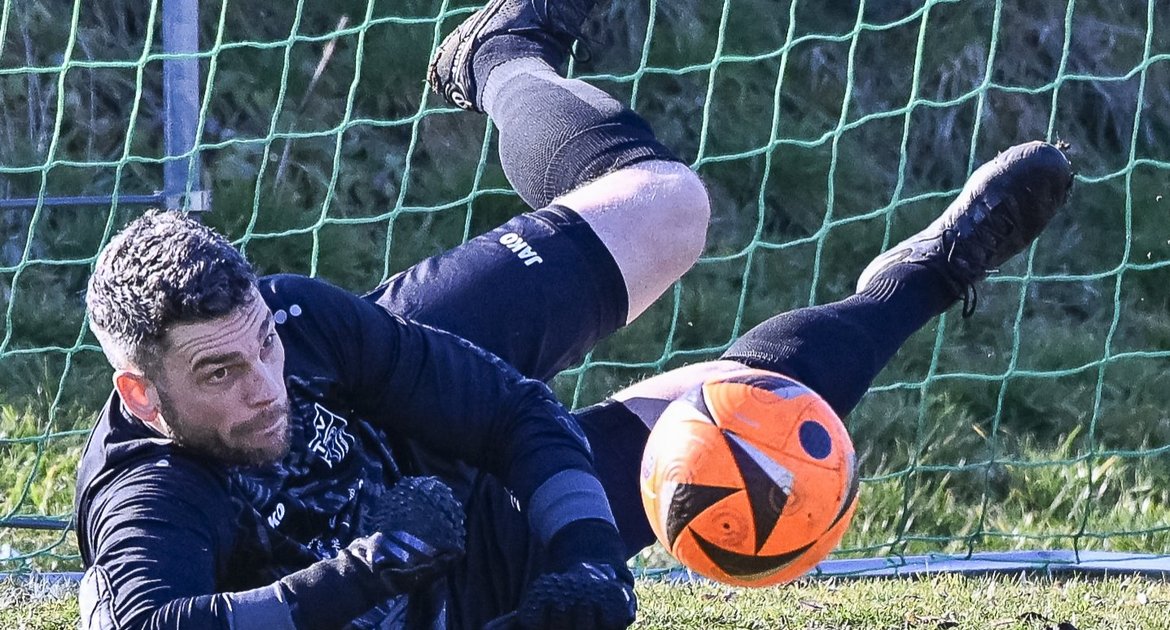 TSV Kleinglattbach (grüner Dress) - SV Illingen, 02.03.2025,   Männer, Enz-Murr, Kreisliga A3, Saison 2024/2025, Fußball,  Tobias Linder (01) Keeper des TSV Kleinglattbach 