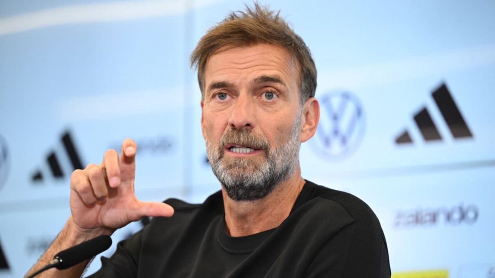 Von Beginn an im Angriffsmodus: Jürgen Klopp bei seiner Vorstellung als BundestrainerFlorian Wiegand/dpa Von Beginn an im Angriffsmodus: Jürgen Klopp bei seiner Vorstellung als BundestrainerFlorian Wiegand/dpa