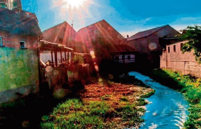 Bild umdrehen und es grüßt laut Berthold Mede der Strudelbachgeist aus Eberdingen.