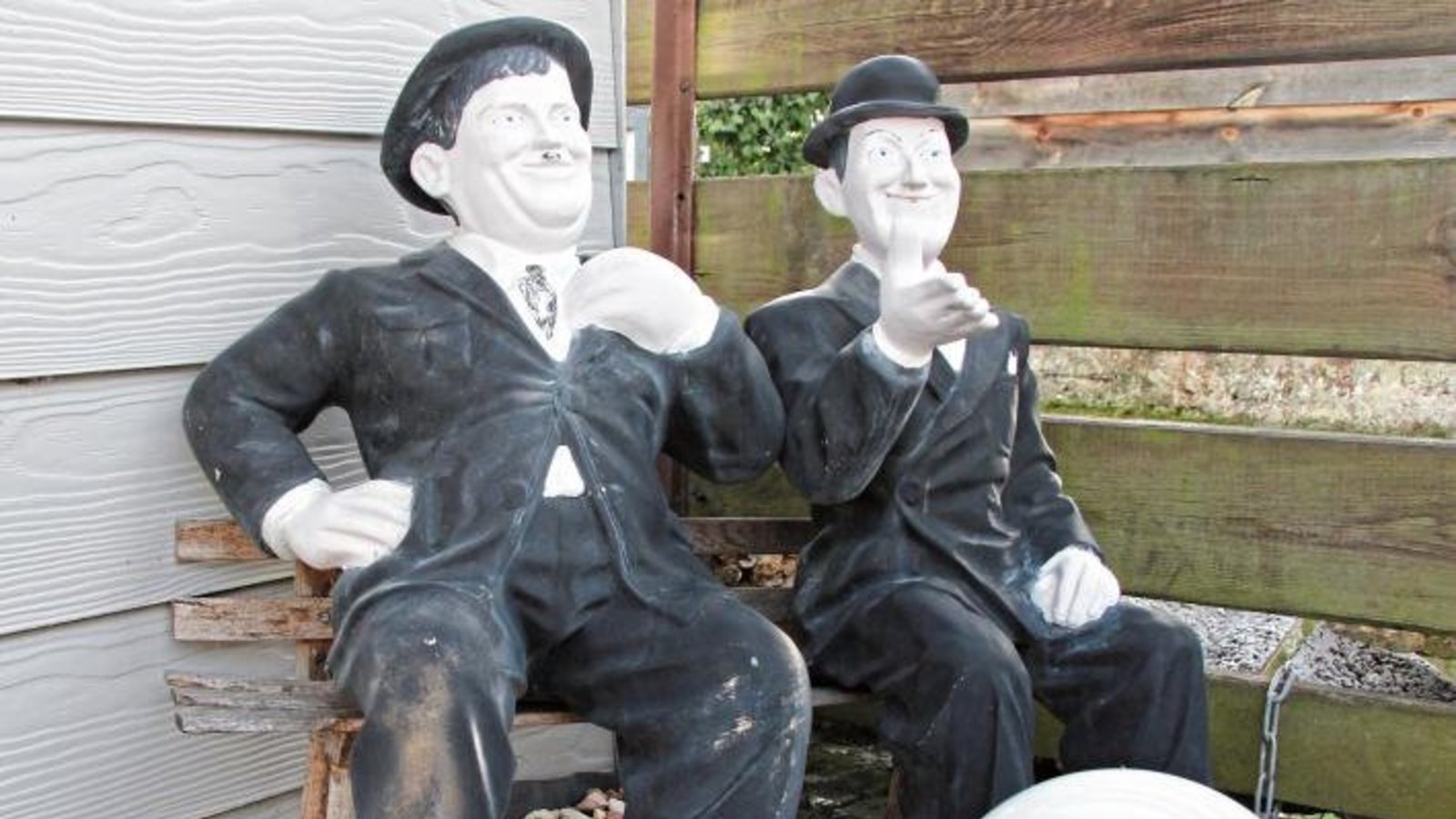 Das Foto aus Großglattbach beweist es: Laurel und Hardy sind Glabbicher. Foto: Banholzer