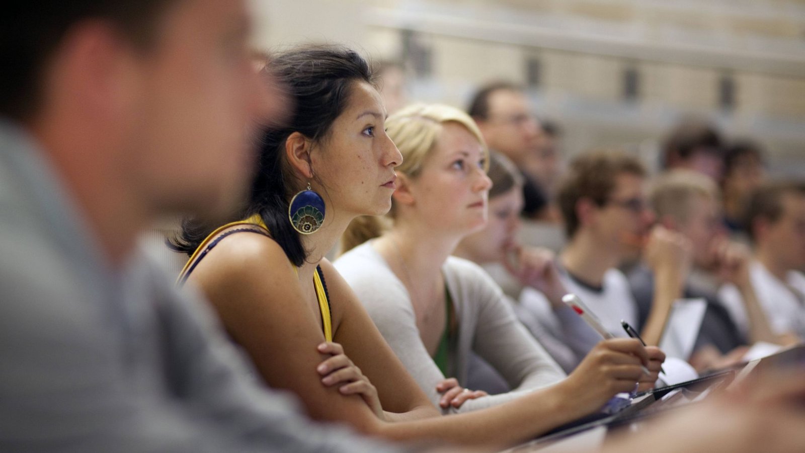 Immer mehr Menschen kommen für ein Hochschulstudium nach Deutschland (Symbolbild).Foto: imago/photothek/Ute Grabowsky/photothek.net Immer mehr Menschen kommen für ein Hochschulstudium nach Deutschland (Symbolbild).Foto: imago/photothek/Ute Grabowsky/photothek.net