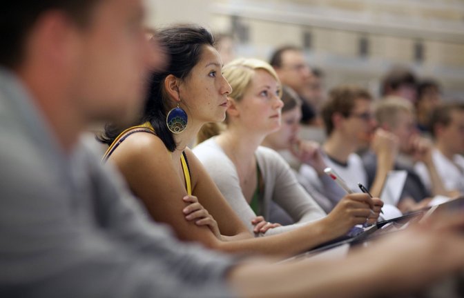 Immer mehr Menschen kommen für ein Hochschulstudium nach Deutschland (Symbolbild).<span class='image-autor'>Foto: imago/photothek/Ute Grabowsky/photothek.net</span>