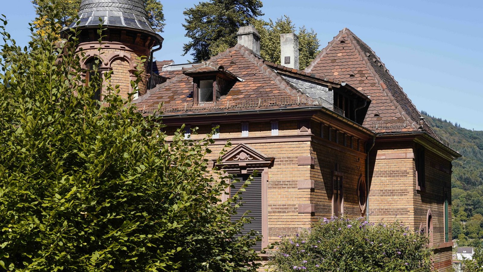 Blick auf das Haus der Burschenschaft Normannia in Heidelberg (Archivfoto)Foto: dpa/Uwe Anspach Blick auf das Haus der Burschenschaft Normannia in Heidelberg (Archivfoto)Foto: dpa/Uwe Anspach