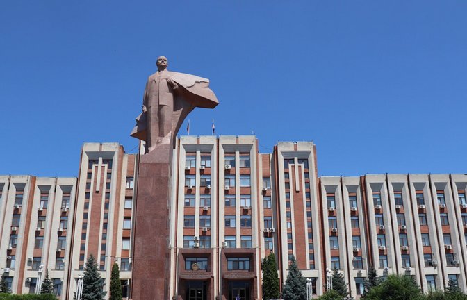 Lenin-Statue vor dem Parlamentsgebäude in Tiraspol: Die Regierung in Transnistrien ist Moskau-hörig.<span class='image-autor'>Foto: dpa/Hannah Wagner</span>