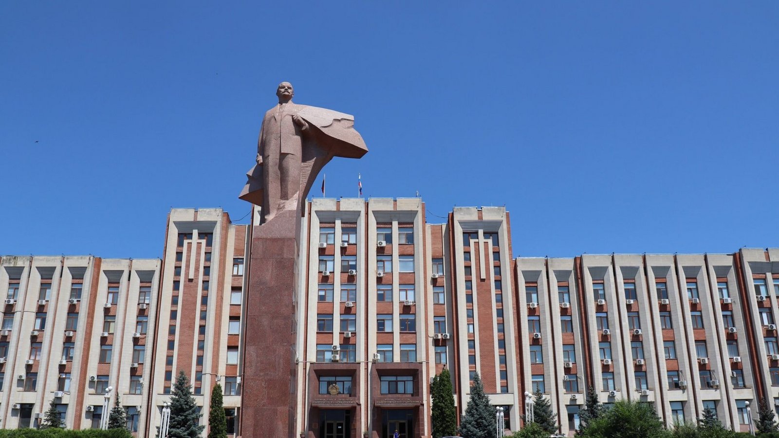 Lenin-Statue vor dem Parlamentsgebäude in Tiraspol: Die Regierung in Transnistrien ist Moskau-hörig.Foto: dpa/Hannah Wagner