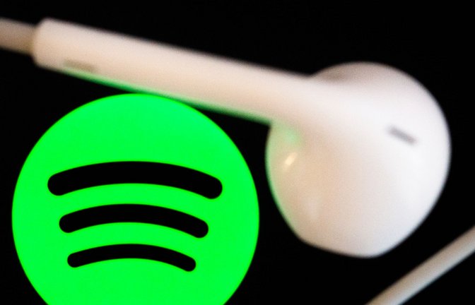 Der Musikstreaming-Dienst Spotify hat jetzt mehr asl 200 Millionen zahlende Kunden.<span class='image-autor'>Foto: Fernando Gutierrez-Juarez/dpa-Zentralbild/dpa</span>