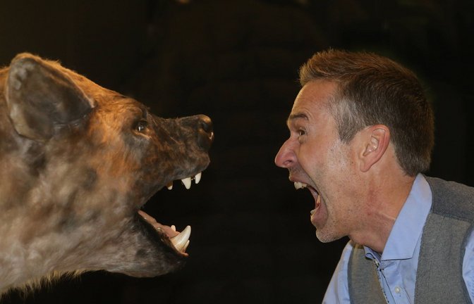 Reporter Dirk Steffens, hier bei Dreharbeiten zur „Terra X“-Reihe des ZDF,  überschreitet auch mal die Grenze zum Aktionismus.<span class='image-autor'>Foto: imago/Steffen Schellhorn</span>