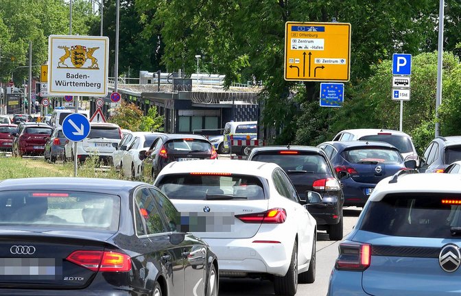 Ausgerechnet am 8. Mai, als die Franzosen wie jedes Jahr das Ende des Zweiten Weltkrieges feierten, wurden die Grenzkontrollen auf deutscher Seite verschärft.<span class='image-autor'>Foto: Jannik Jürgens</span>