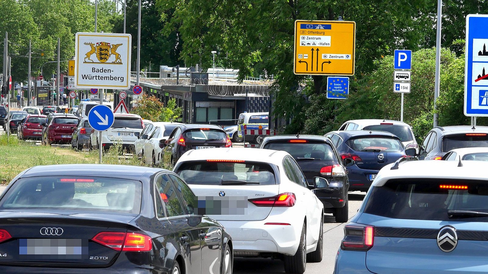 Ausgerechnet am 8. Mai, als die Franzosen wie jedes Jahr das Ende des Zweiten Weltkrieges feierten, wurden die Grenzkontrollen auf deutscher Seite verschärft.Foto: Jannik Jürgens